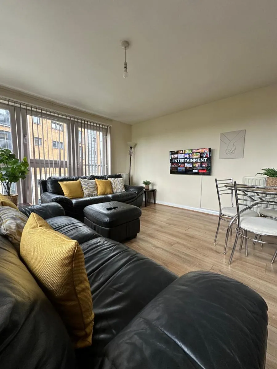 Image 1 of Down Town Pad*2Bed&Free Parking*