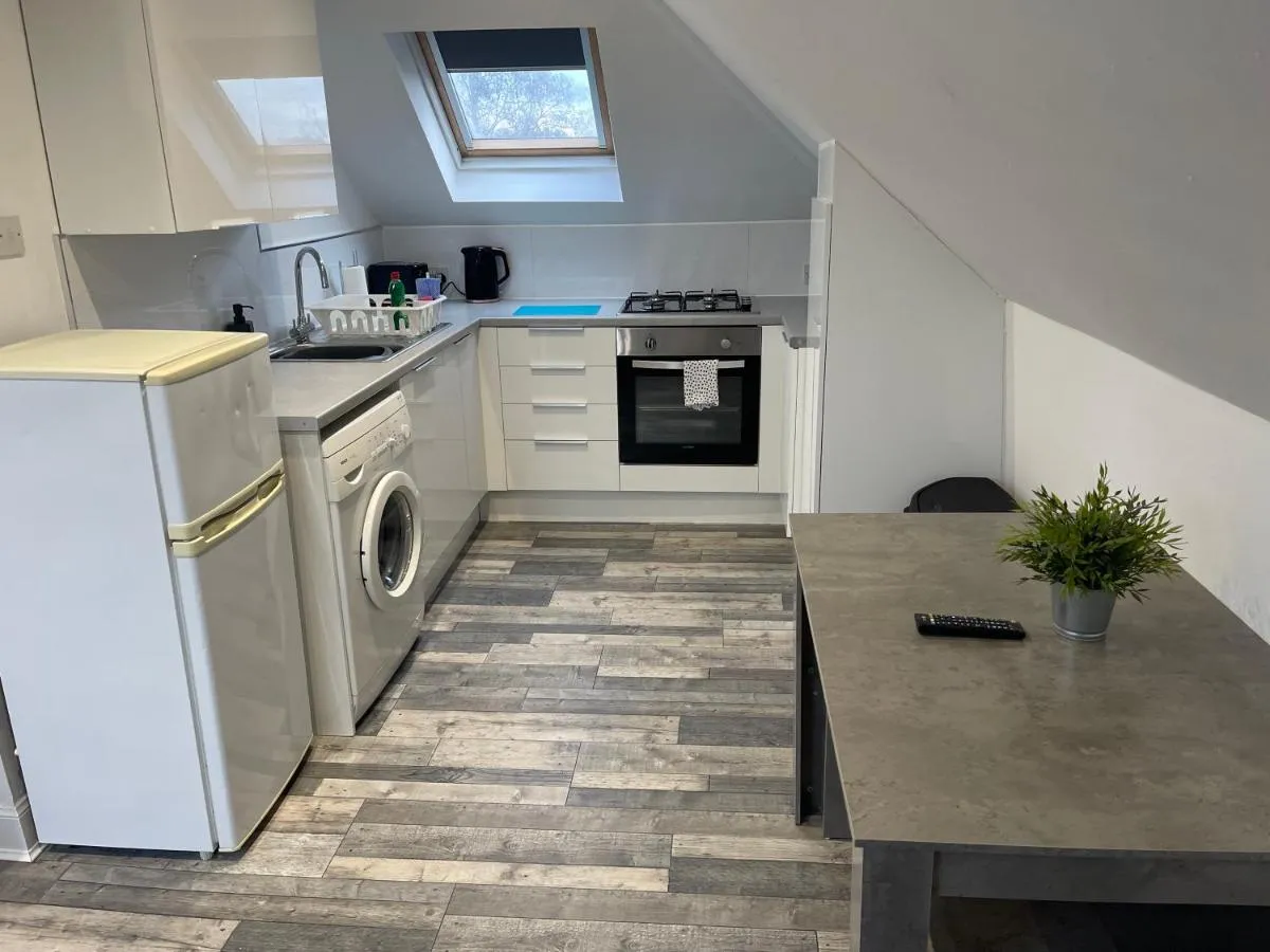 Image 2 of Elder Park Apartments