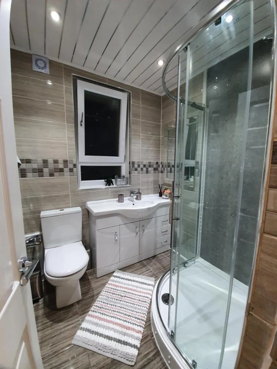 Image 2 of Glasgow Comfortable and Modern 3 Bedroom Mid Terraced Villa