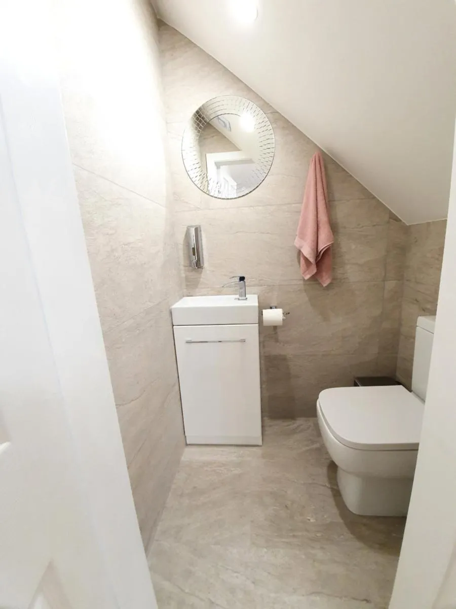 Image 6 of Glasgow Comfortable and Modern 3 Bedroom Mid Terraced Villa