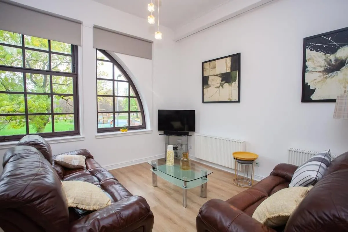 Image 4 of Glasgow Green Getaway with Free Parking