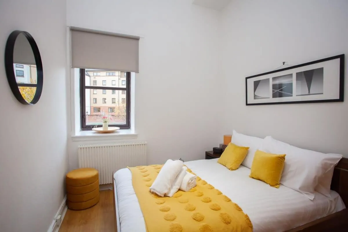 Image 1 of Glasgow Green Getaway with Free Parking