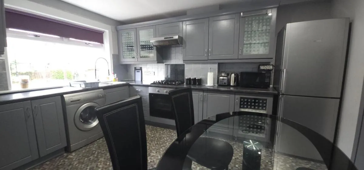 Image 4 of Lovely 3 Bed Home In Glasgow with FREE Parking