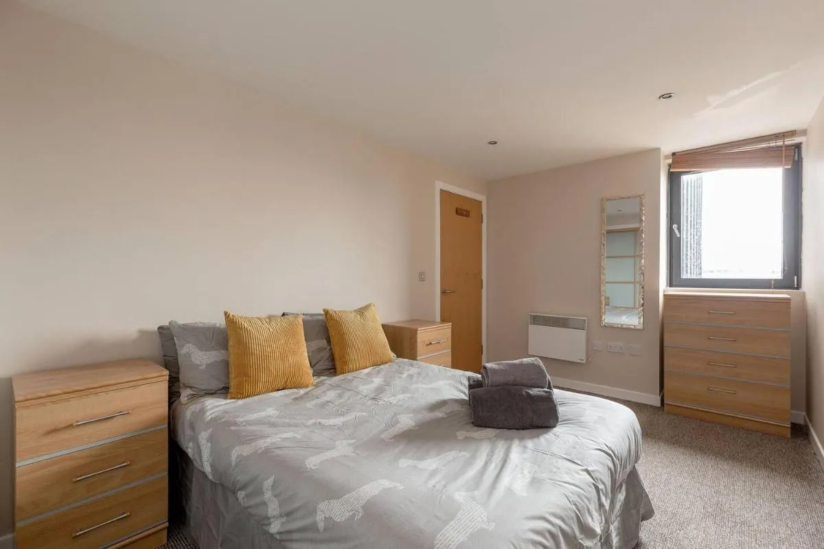 Image 1 of Modern Riverfront Apt. 10 mins from Hydro/SECC