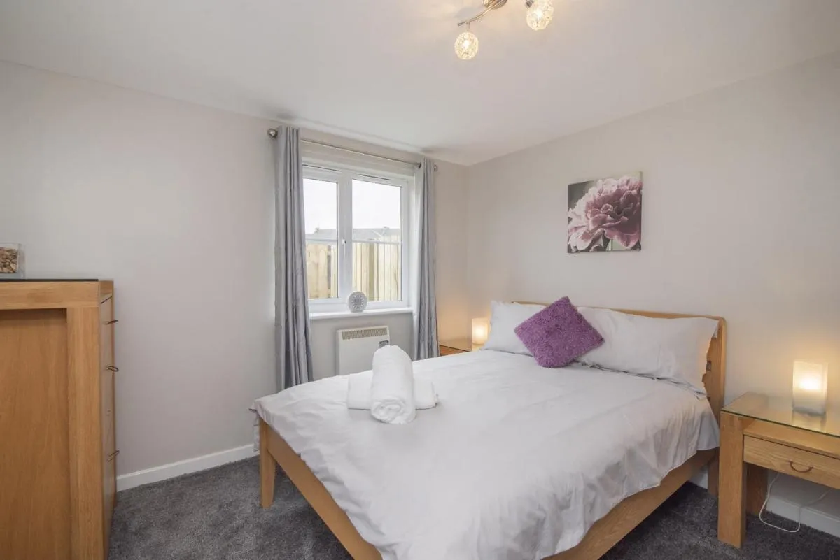 Image 6 of The Nelson – Spacious City Property and Free Parking