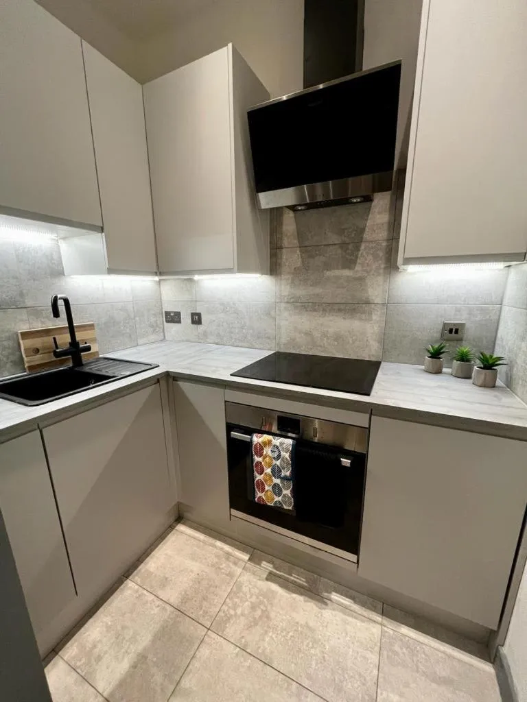 Image 5 of 1 bed Apt in West End