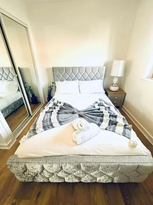 Image 5 of 2 Bed Entire Upper Cottage Flat in Central Glasgow