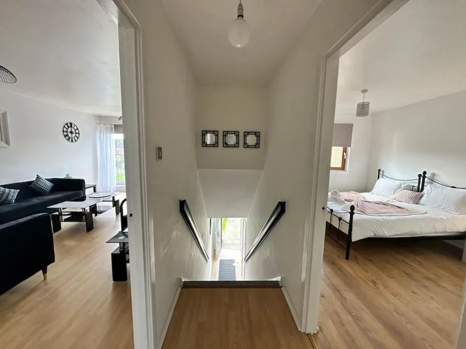 Image of 2 Bed Entire Upper Cottage Flat in Central Glasgow