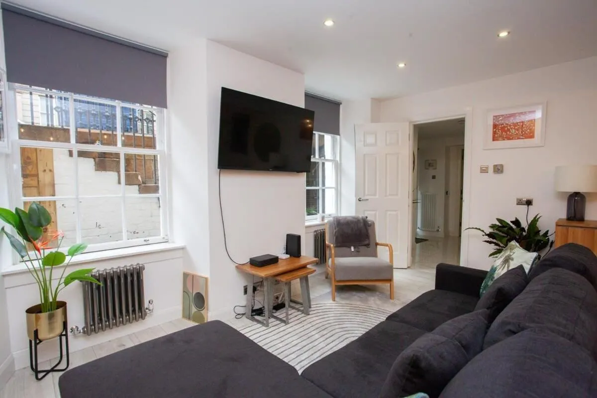 Image 1 of Beautiful 2 Bed Flat with a Private Terrace