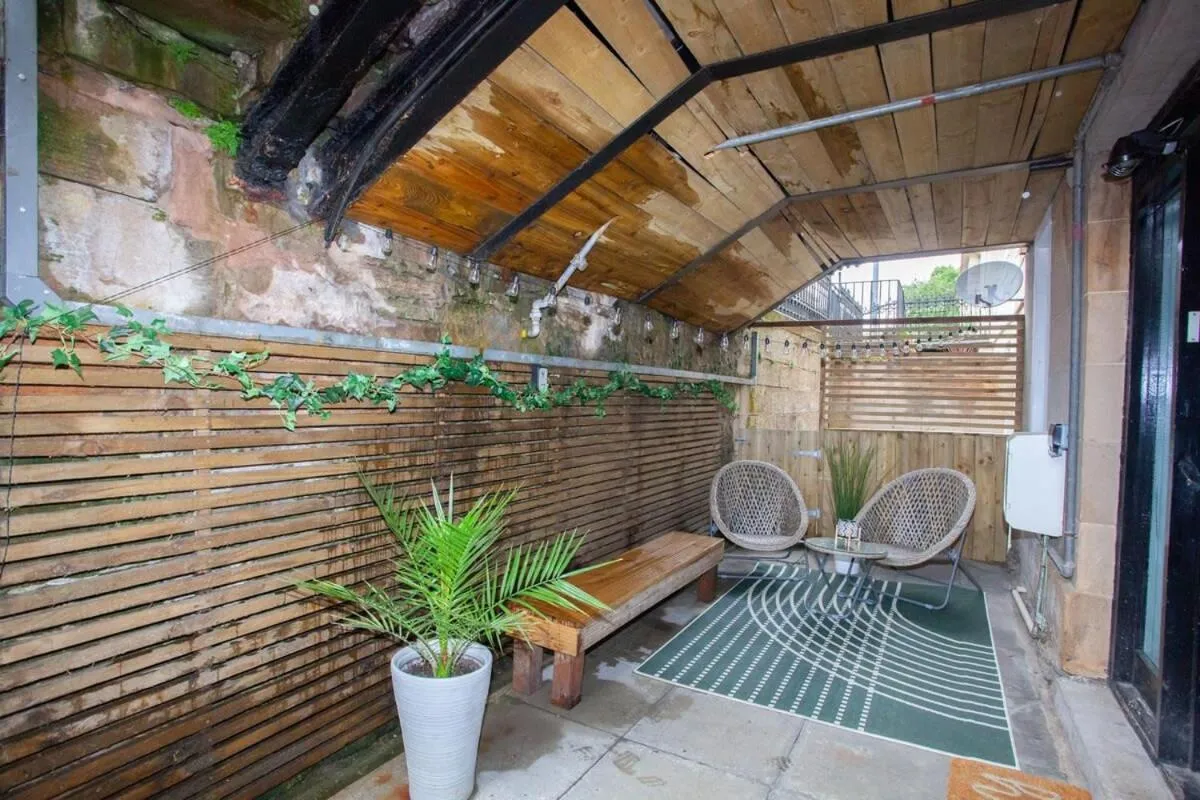 Image 3 of Beautiful 2 Bed Flat with a Private Terrace