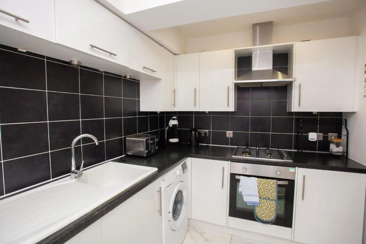 Image 6 of Beautiful 2 Bed Flat with a Private Terrace