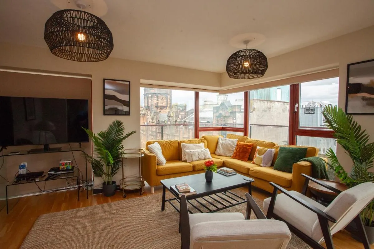 Image 5 of Beautiful Penthouse in City Centre Location