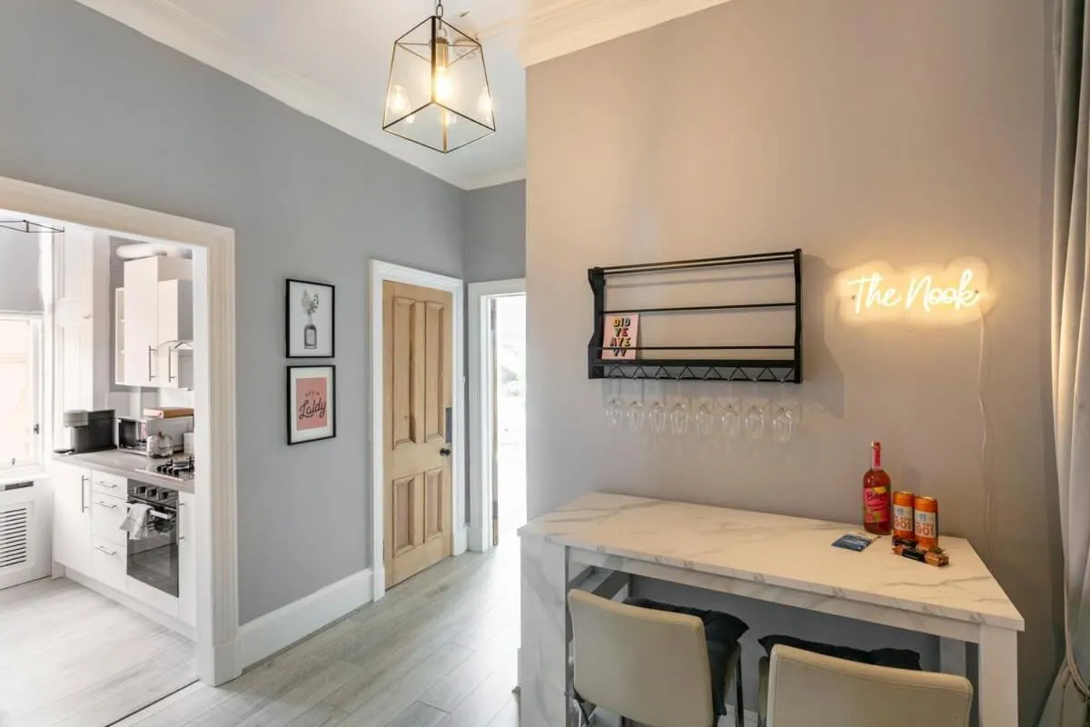 Image 4 of Boutique West End Apartment – ‘The Nook’