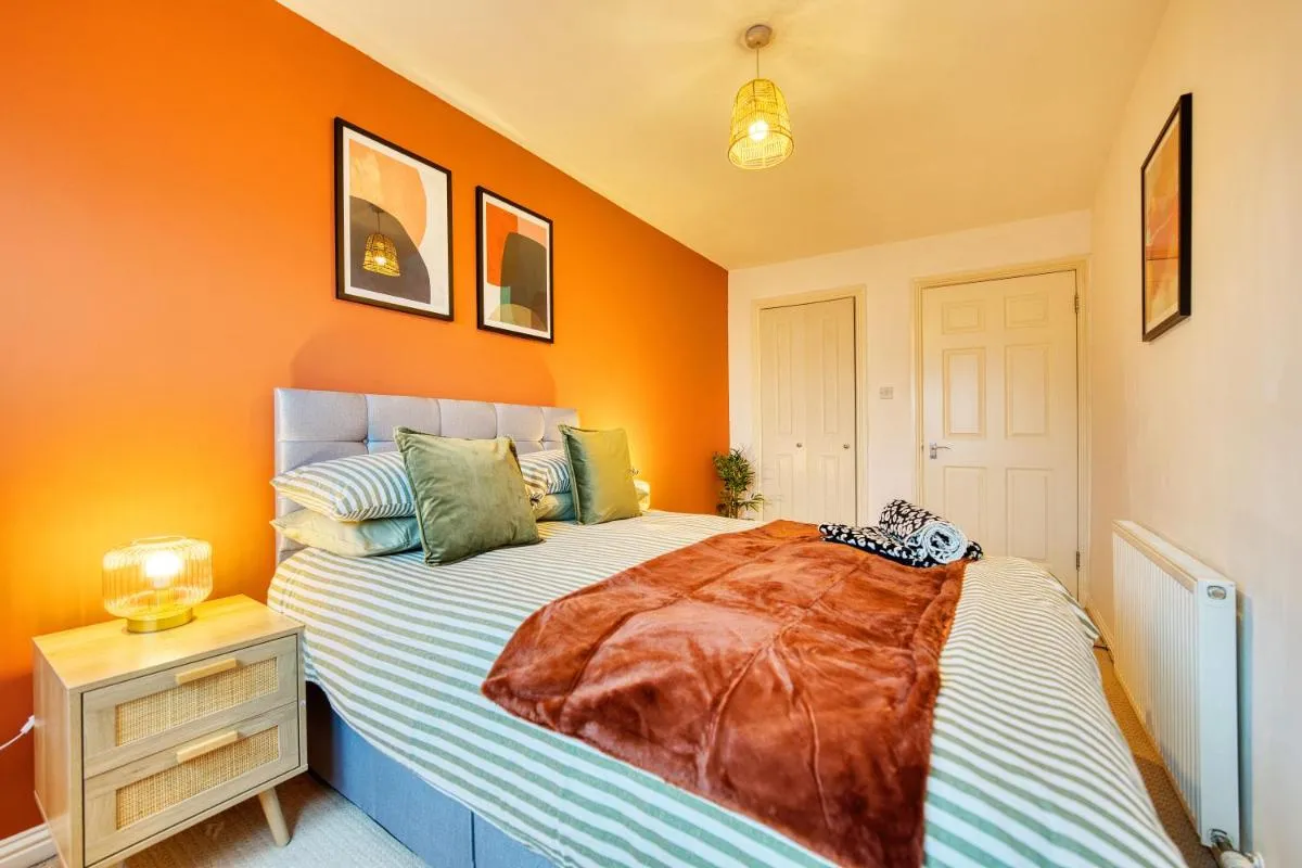 Image 2 of Bright Central 2 Bedroom Apartment