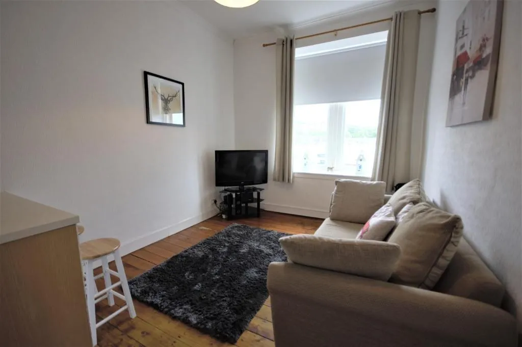 Image of Bright and Cosy West End Apartment