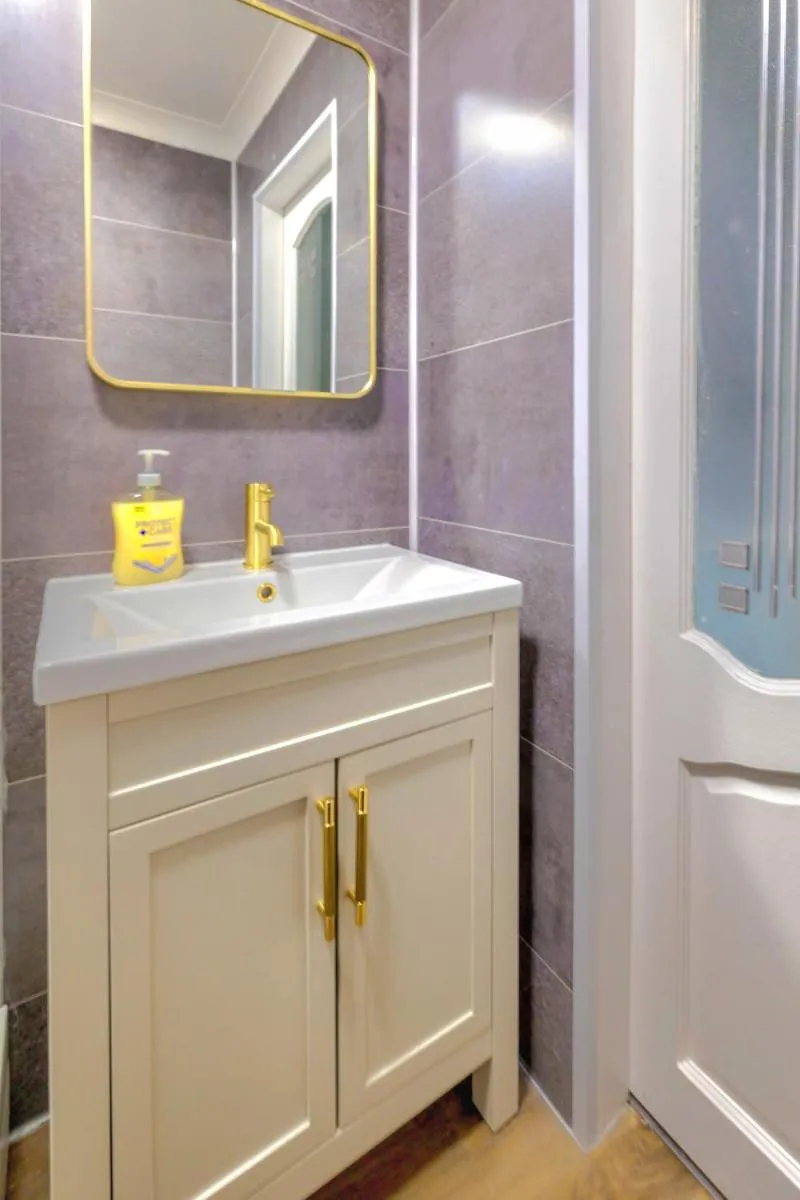 Image 6 of Cosy 4 Bedroom Home In Glasgow City – Free Parking