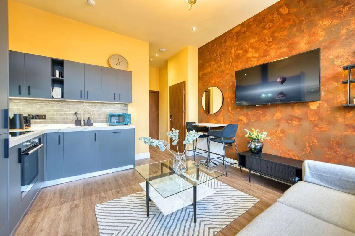 Image 1 of Cozy Central Station 1 Bed Apartment B8