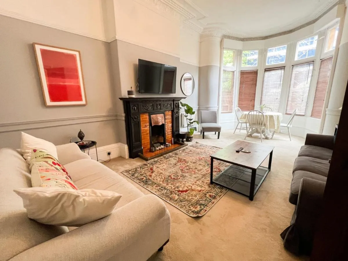 Image 6 of Cozy Retreat Glasgow West End