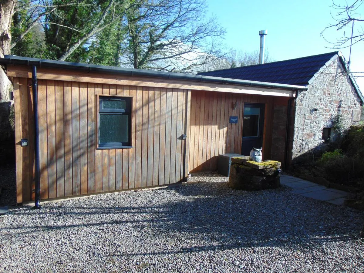 Image 2 of Dreamwood Cottage, Loch Lomond, Luxury Apartment.