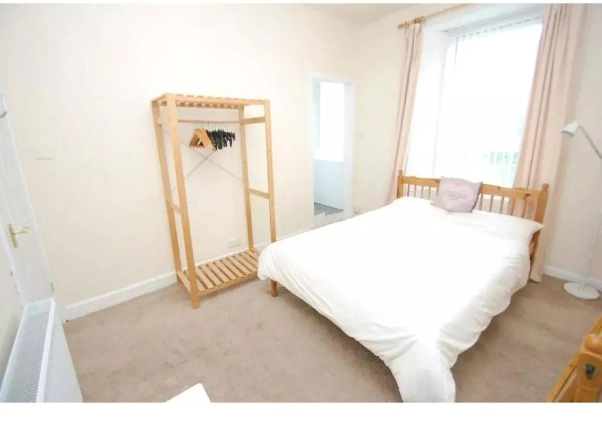 Image 6 of Flat in glasgow close to all local amenities