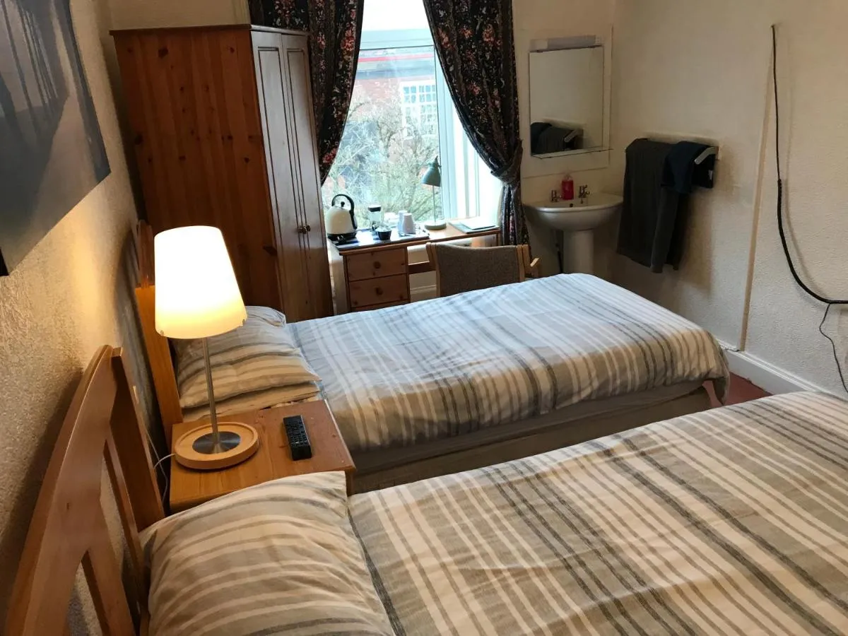 Image 1 of Glades House