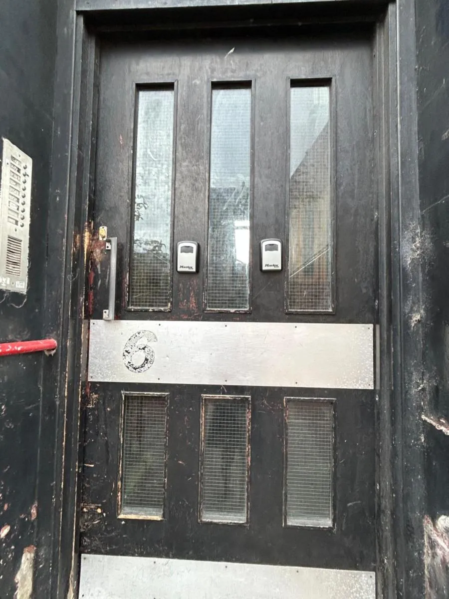 Image 2 of Glasgow Center/West End Apartment