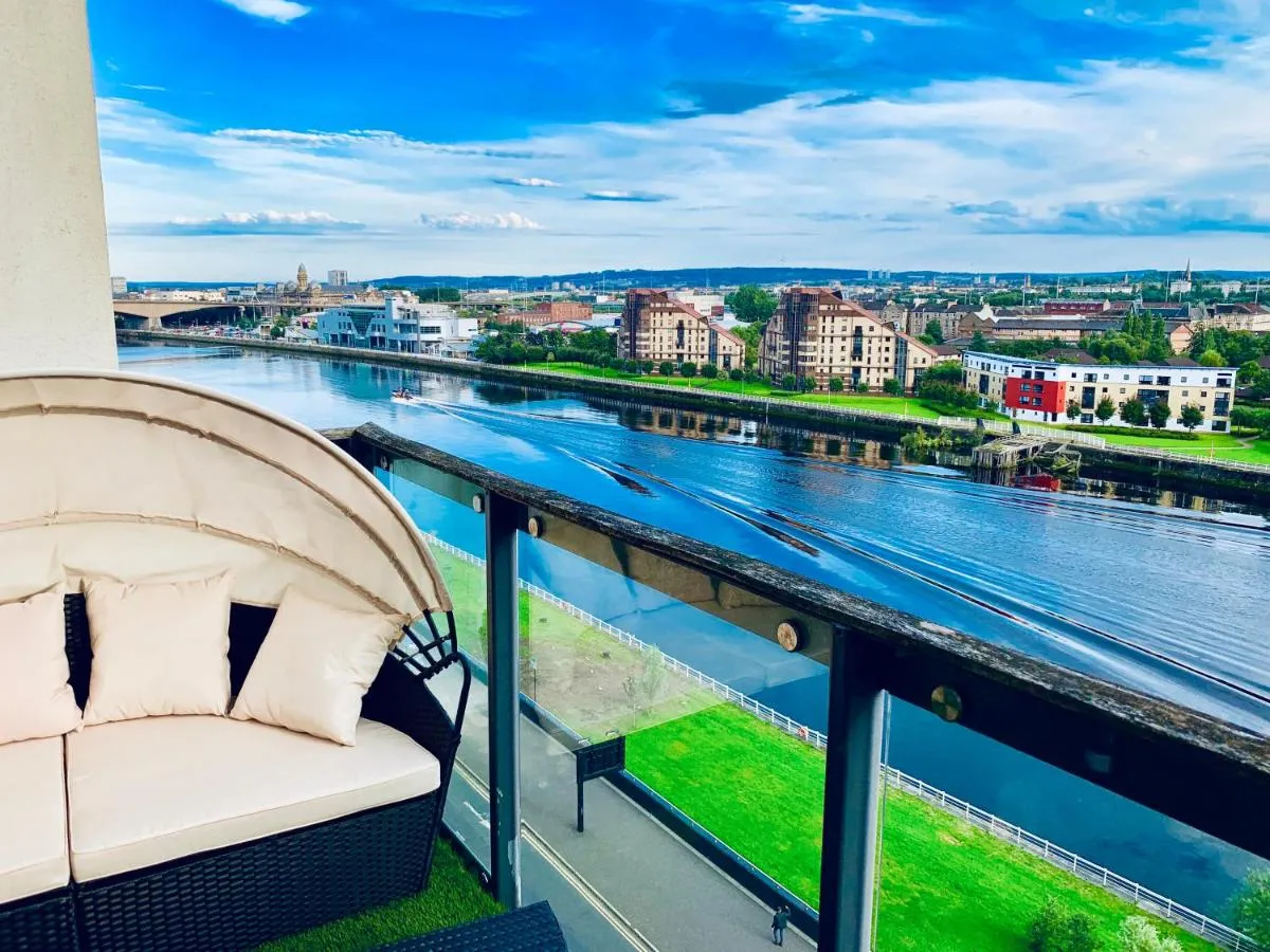 Image 4 of Glasgow City Centre – The PENTHOUSE with RiverViews – (Duplex, 3 Bedrooms, 3 Bathrooms, 2 Living rooms/Kitchen, Private SKY Terrace, 2 Parkings, Top Floor, Huge – 2100 sq ft, SECC HYDRO)