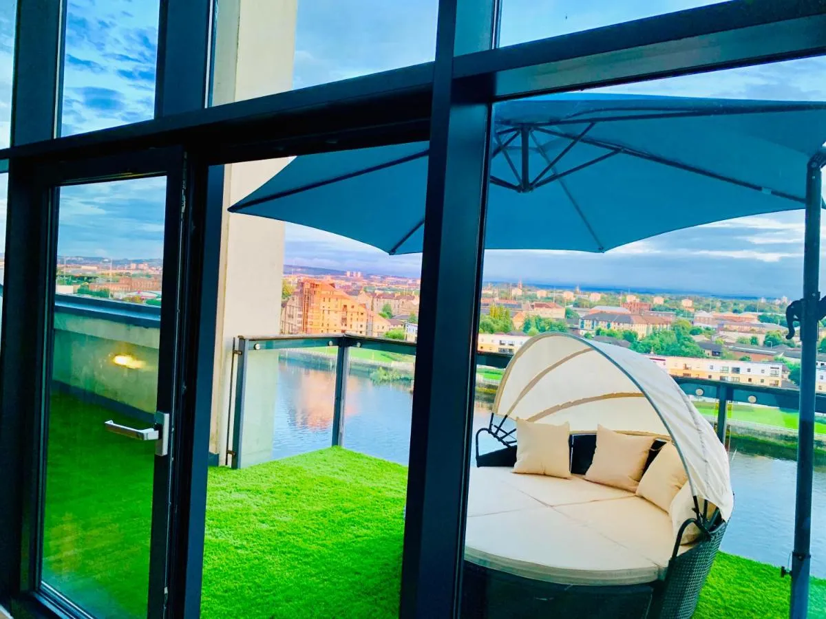 Image 3 of Glasgow City Centre – The PENTHOUSE with RiverViews – (Duplex, 3 Bedrooms, 3 Bathrooms, 2 Living rooms/Kitchen, Private SKY Terrace, 2 Parkings, Top Floor, Huge – 2100 sq ft, SECC HYDRO)