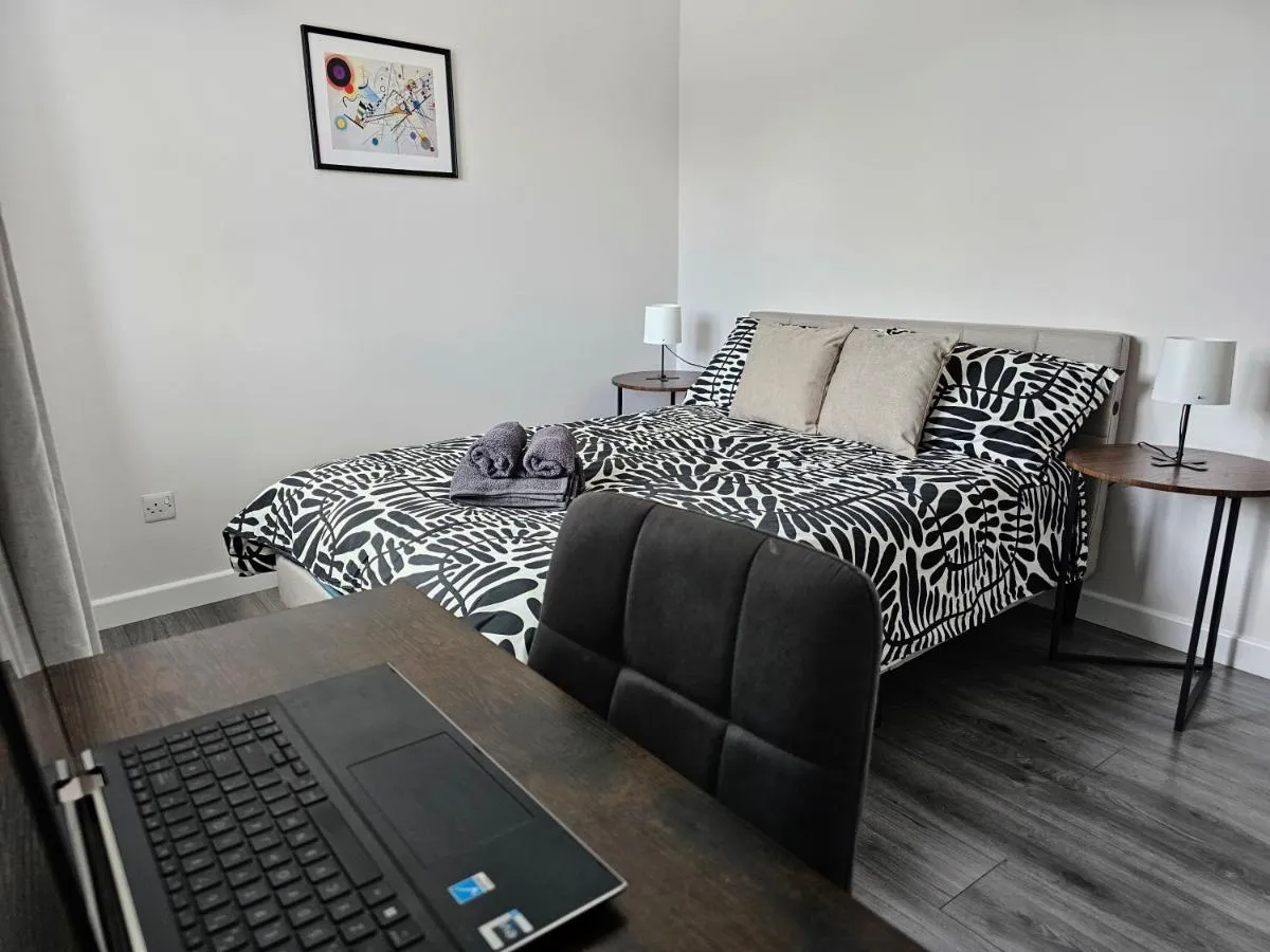 Image 2 of Glasgow Green Modern Stay