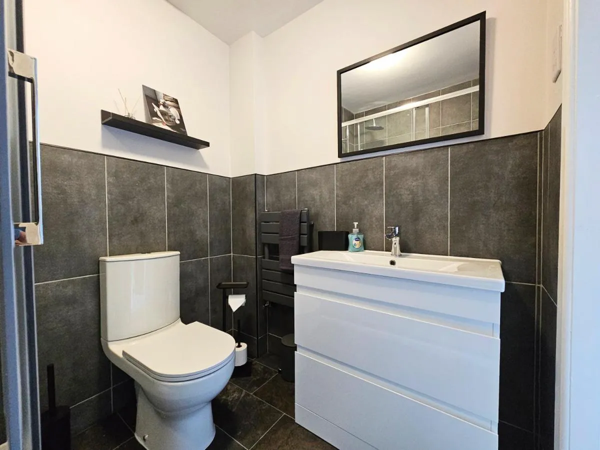 Image 4 of Glasgow Green Modern Stay