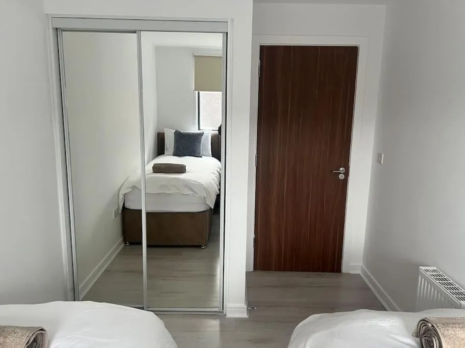 Image 6 of Glasgow Home – 5 Bedrooms 4 Bathrooms – Private Parking