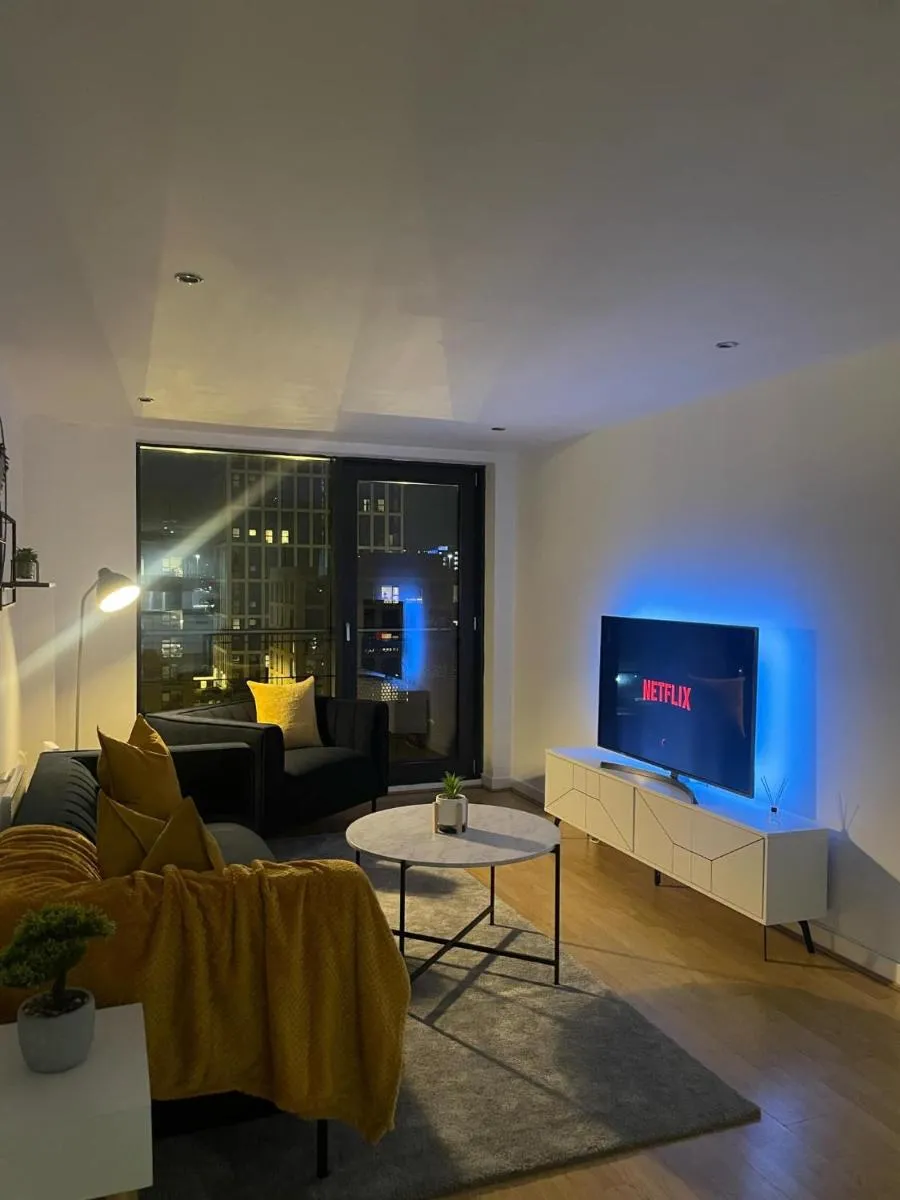 Image 3 of Glasgow River Clyde Hydro Aprt