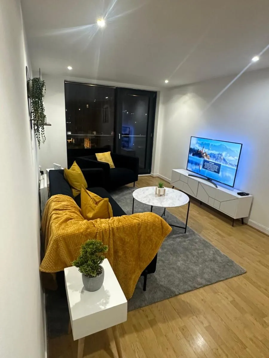 Image 1 of Glasgow River Clyde Hydro Aprt