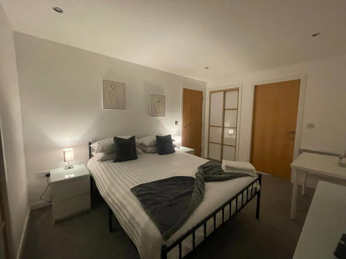 Image 2 of Glasgow River Clyde Hydro Aprt