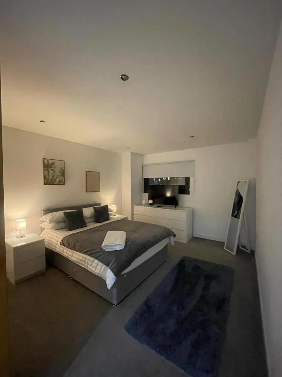 Image 6 of Glasgow River Clyde Hydro Aprt