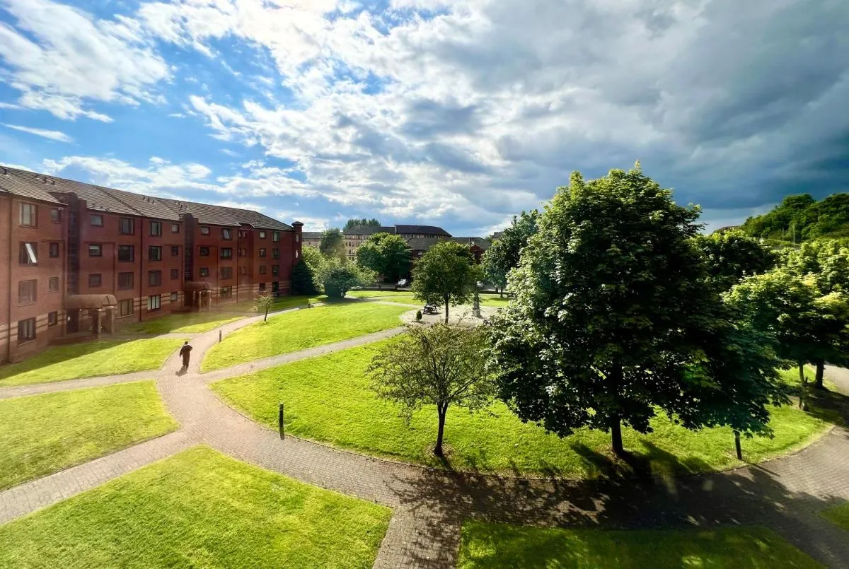 Image 1 of Ground Floor Flat with Free Parking & WiFi