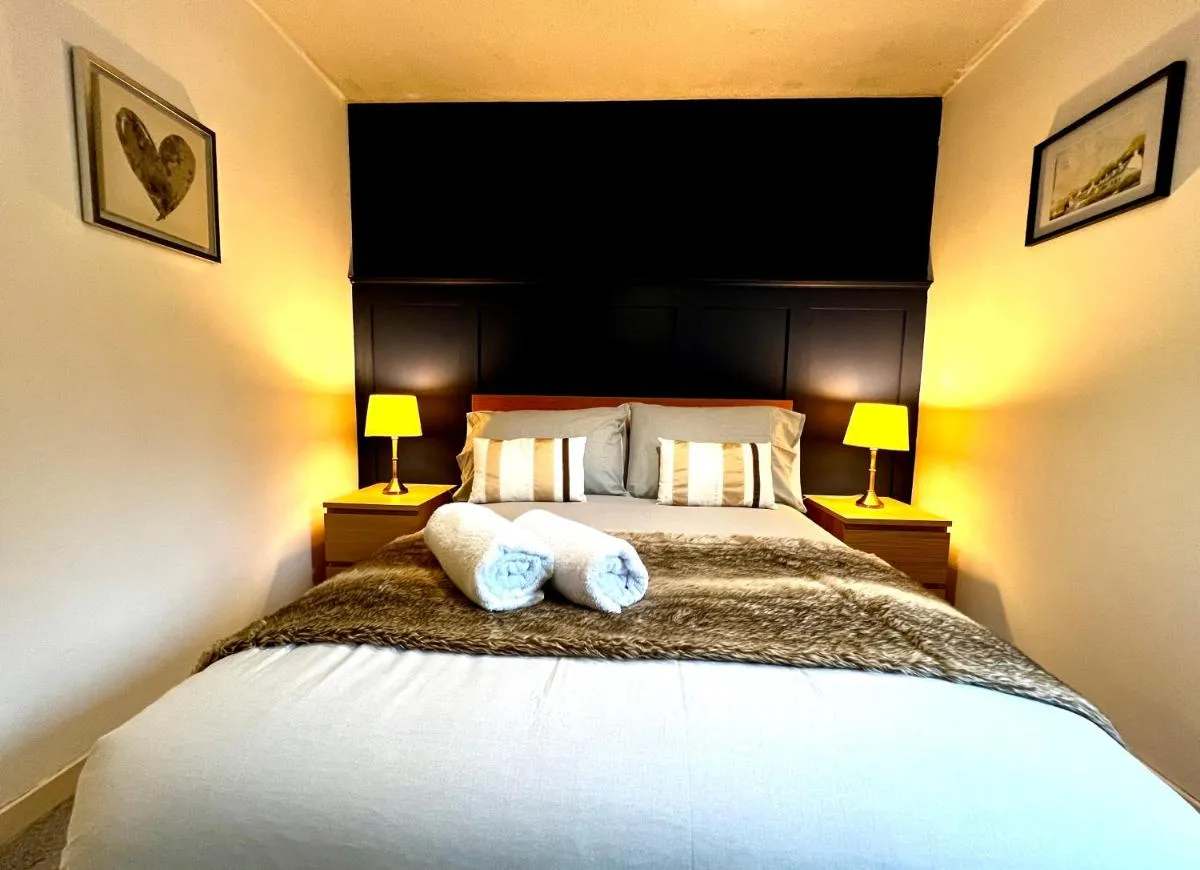 Image 3 of Ground Floor Flat with Free Parking & WiFi