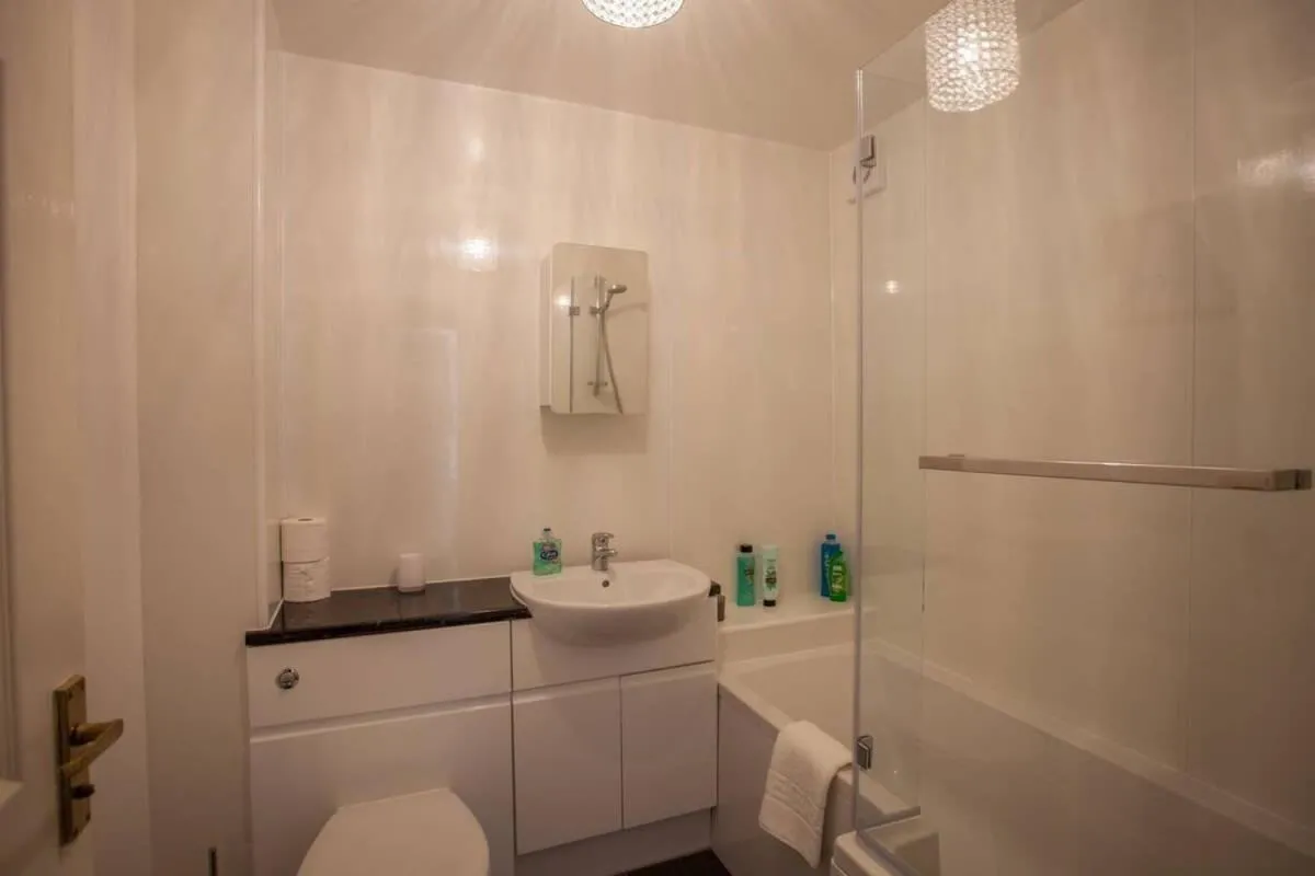 Image 6 of Homely Flat close to Centre with Free Parking