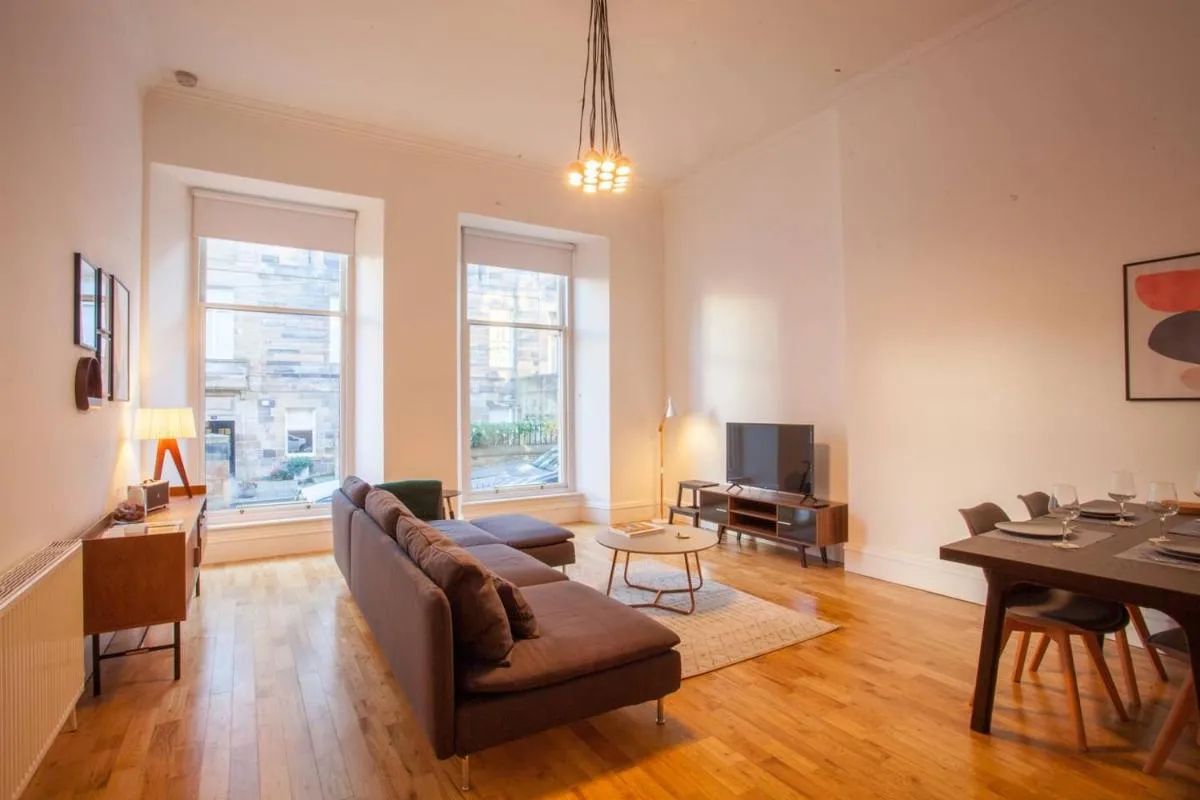 Image 1 of Incredible contemporary flat in heart of west end