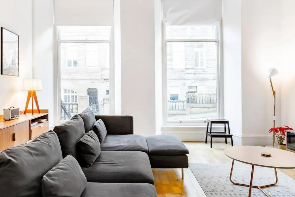 Image of Incredible contemporary flat in heart of west end