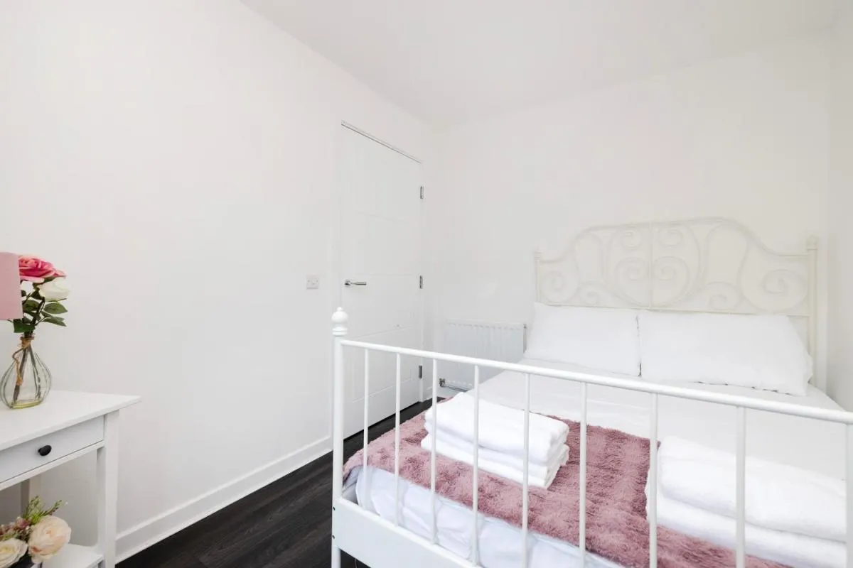 Image 4 of JOIVY Stylish House with Garden and Parking