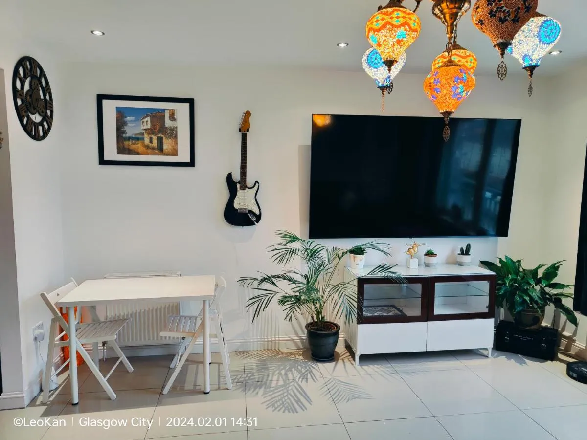 Image 1 of La Casita, Your Home Away from Home – Free Parking