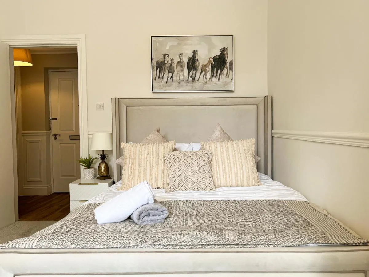 Image 5 of Large Blythswood Residence