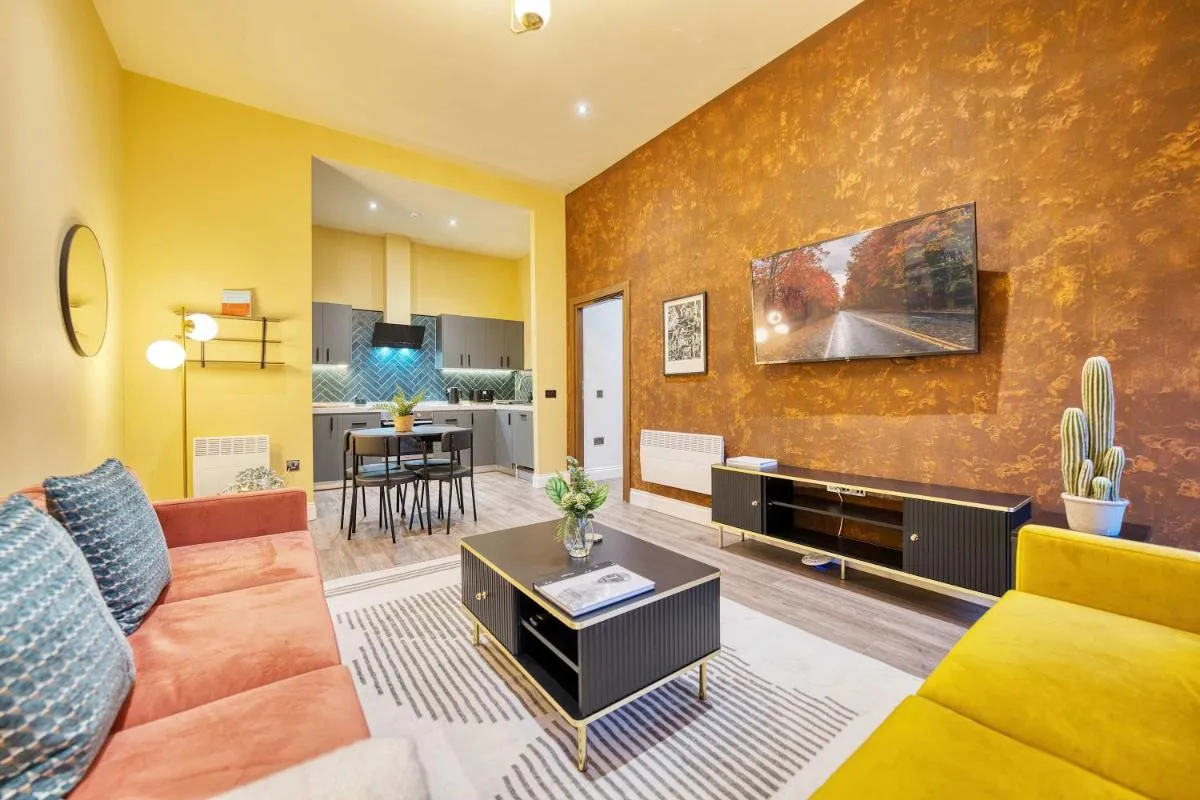 Image 1 of Large Central Station 2 Bed Apartment A2