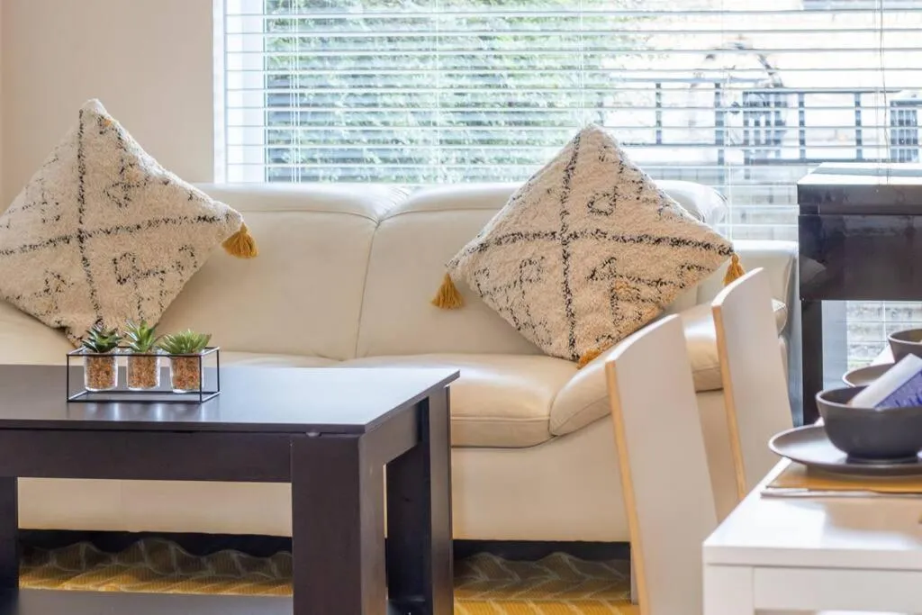 Image 2 of Lena House