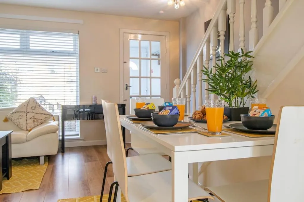 Image 1 of Lena House