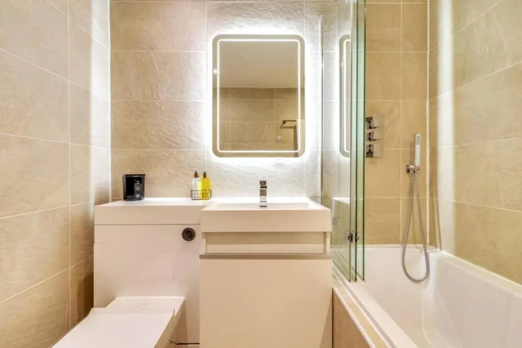 Image 4 of Lovely 2 Bedroom Garden Flat in trendy West End