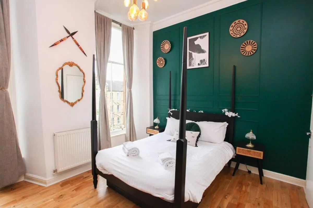 Image 4 of Lovely spacious 2 Bed Flat