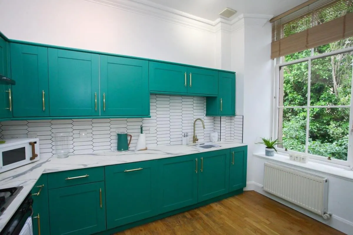 Image 6 of Lovely spacious 2 Bed Flat