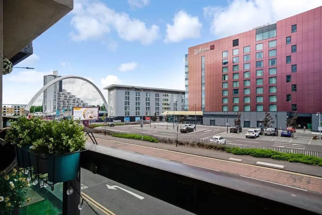 Image 3 of Luxury Huge Modern Open Plan 2Bedroom Flat – Free Private Parking & Balcony located at the OVO Hydro and SEC Centre
